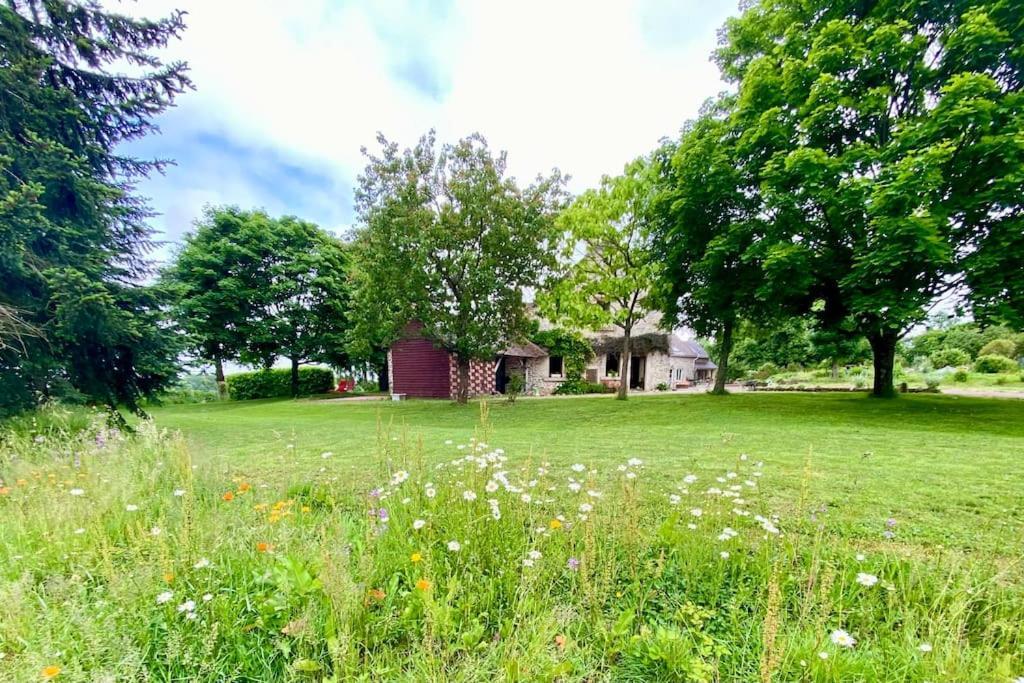 Villa Spacious Country House In Normandie Moulins-le-Carbonnel Exterior foto